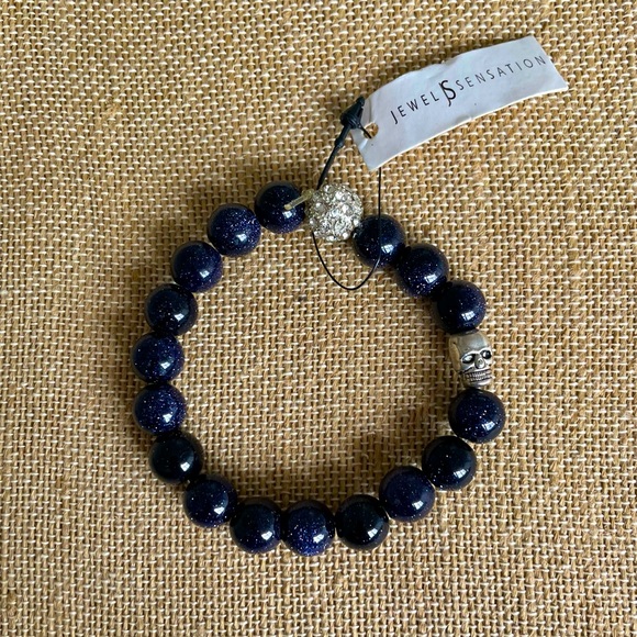 JEWEL SENSATION Amethyst & Crystal Skull Stretch Bracelet - Picture 1 of 3